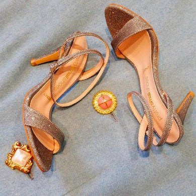 7 Colorful Sandal Styles That'll Look Good on Small Feet