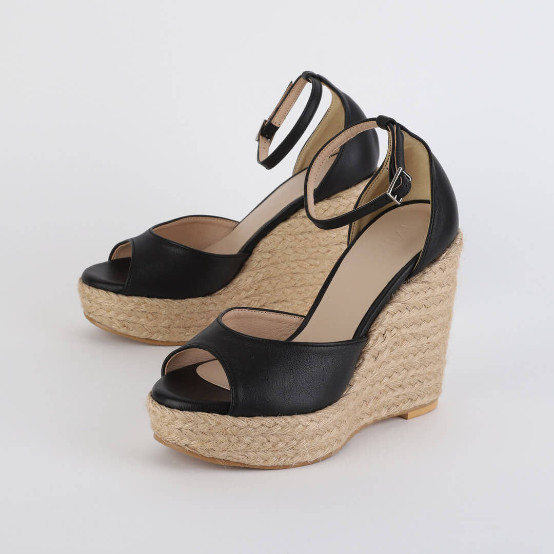 *FIFI - black, 11cm size UK 1