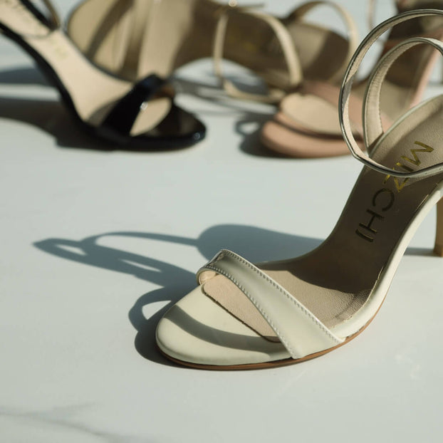 *UK 2.5 - MEGAN - beige patent, 8cm heel