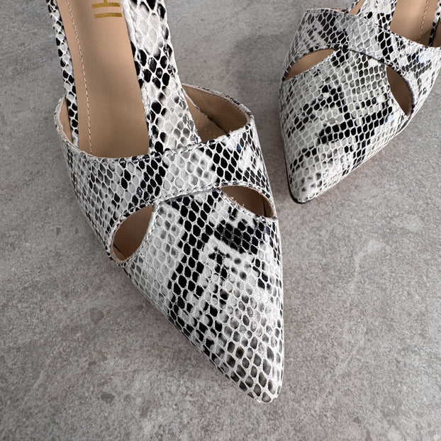 LEGAL - cut out slingback pumps