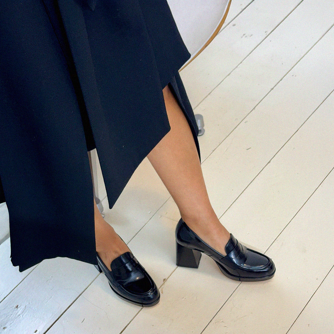 *SHARE BLACK - platform heel brogue