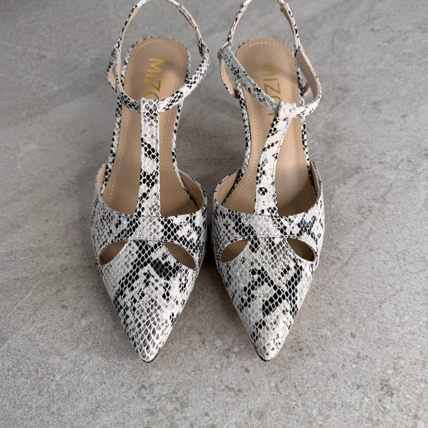 LEGAL - cut out slingback pumps