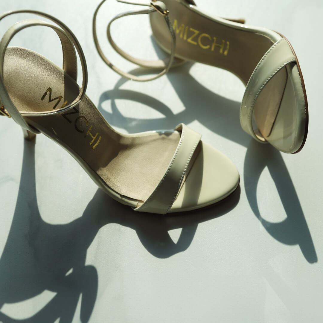 *UK 1 - MEGAN - beige patent, 8cm heel