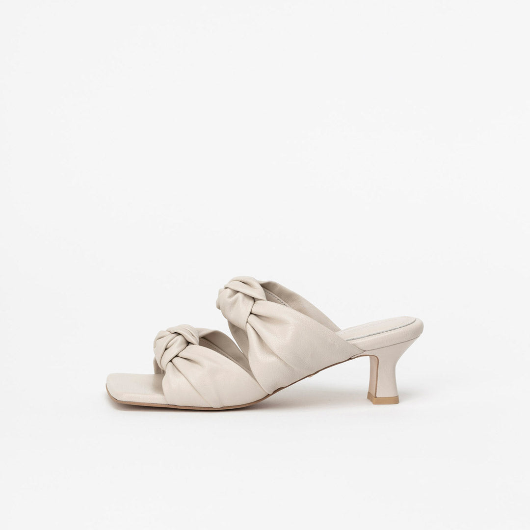 *DYLAN - ivory, 4cm size UK 2