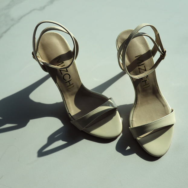 *UK 1 - MEGAN - beige patent, 8cm heel