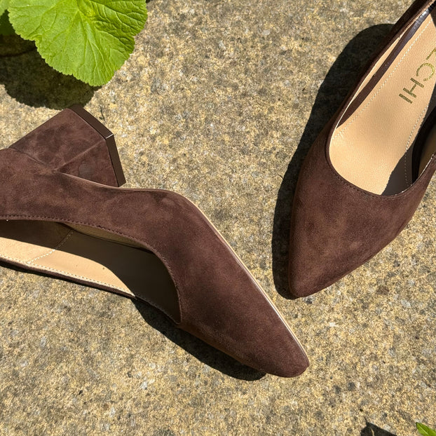 *DIARA CHOCOLATE - suede chunky heel pumps (production samples)