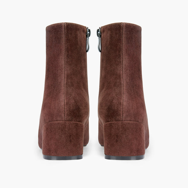 AMATA - classic brown suede ankle boots