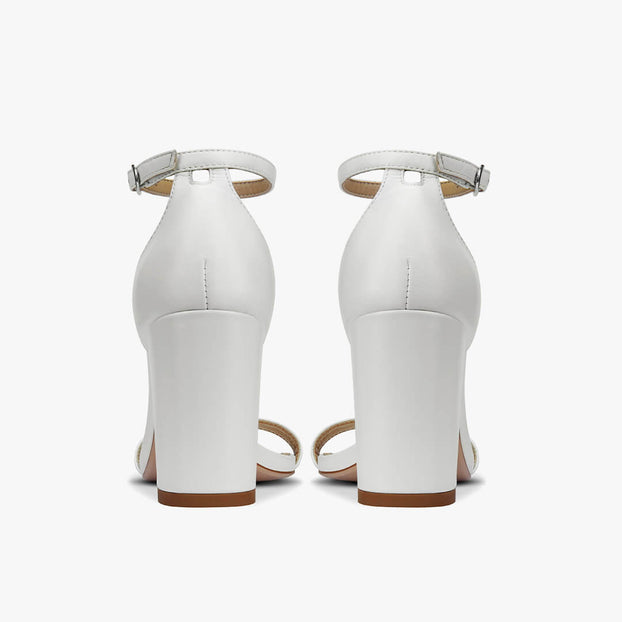 Petite Size White Chunky Heel Sandal MIZCHI Pretty Small Shoes UK 2 / EU 34 / USA 4 / (220mm length) / White / 8cm Petite Size White Chunky Heel Sandal MIZCHI Pretty Small Shoes UK 2 / EU 34 / USA 4 / (220mm length) / White / 8cm