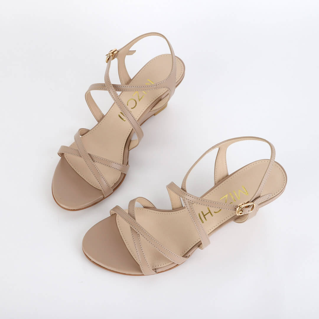 ESSIS - leather wedge