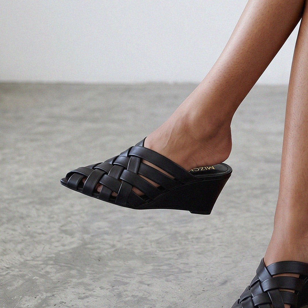 Kloss Black - Leather Wedge