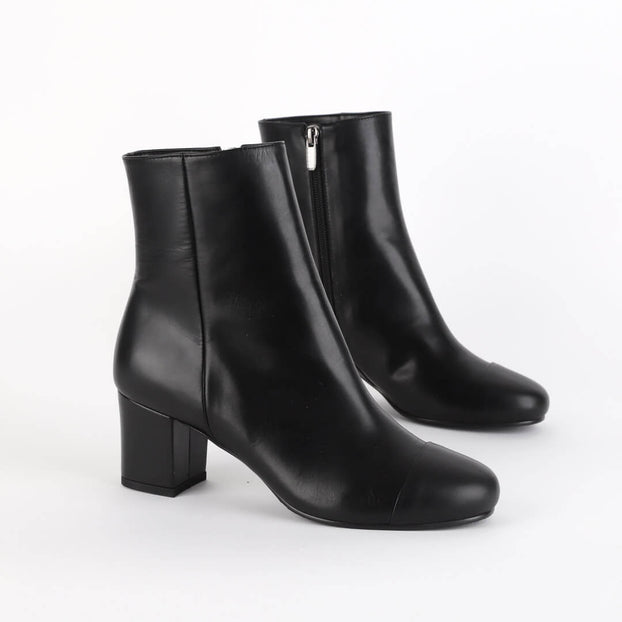 Petite Size Round Toe Ankle Boots US 5