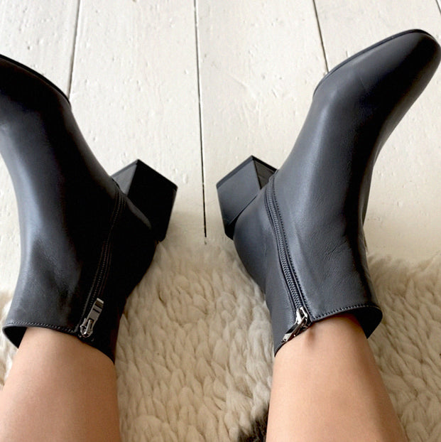*UK size 2.5 - KUNIS - black, 5cm heel