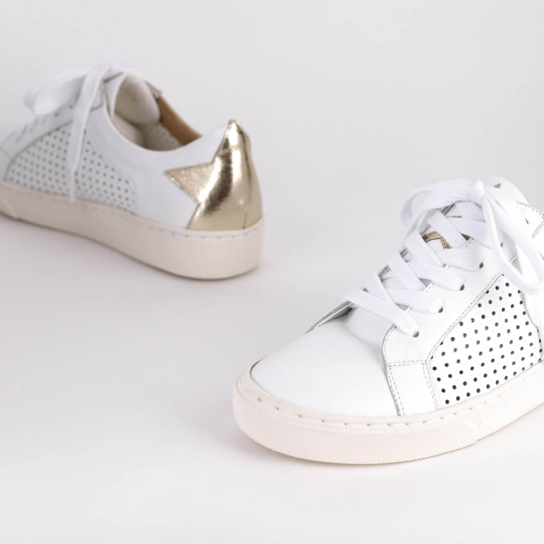 READY OR NOT - gold star sneakers