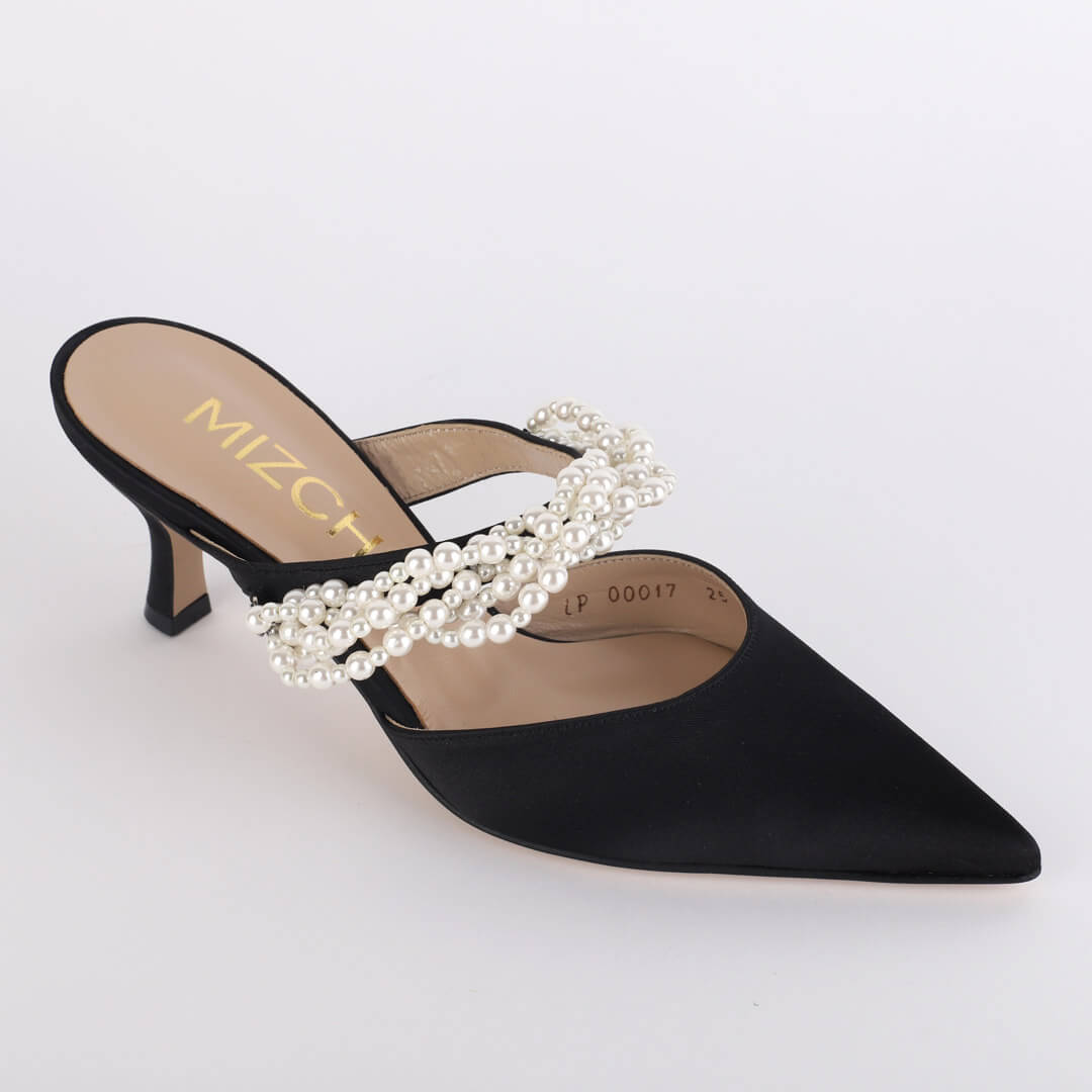 *POLIE - white, 4cm size UK 1 (worn in photo shoot)