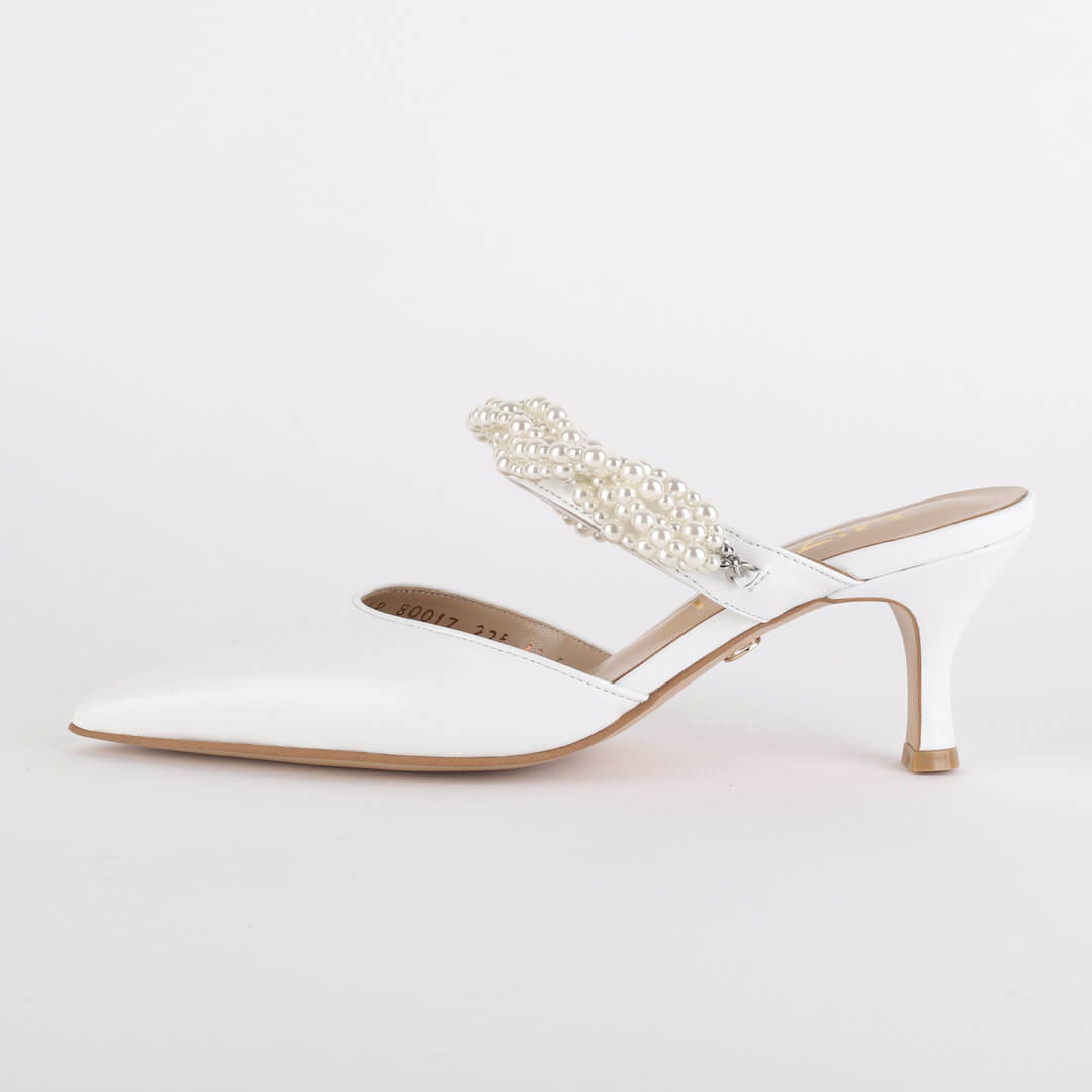 *POLIE - white, 4cm size UK 1 (worn in photo shoot)