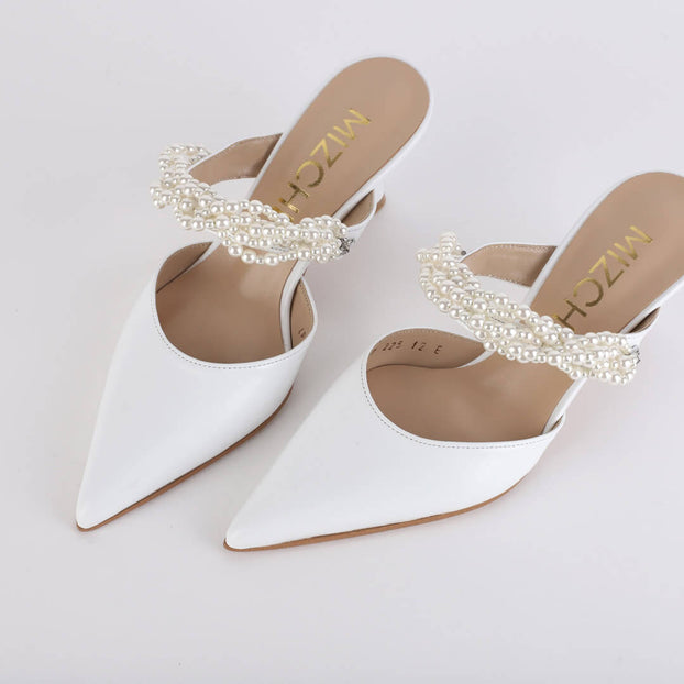 *POLIE - white, 4cm size UK 1 (worn in photo shoot)