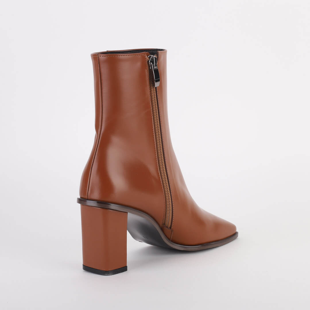 DIVINE BROWN - ankle boots