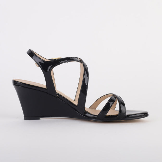 *ESSIS - black patent, 6cm size UK 2.5