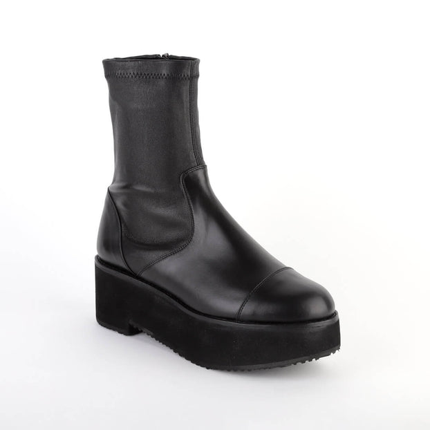 Calmo - Flatform Ankle Boots