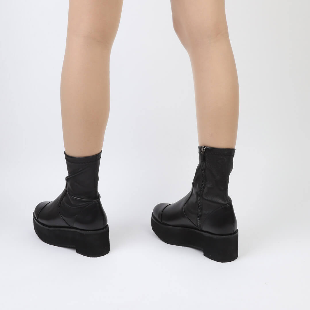 Calmo - Flatform Ankle Boots
