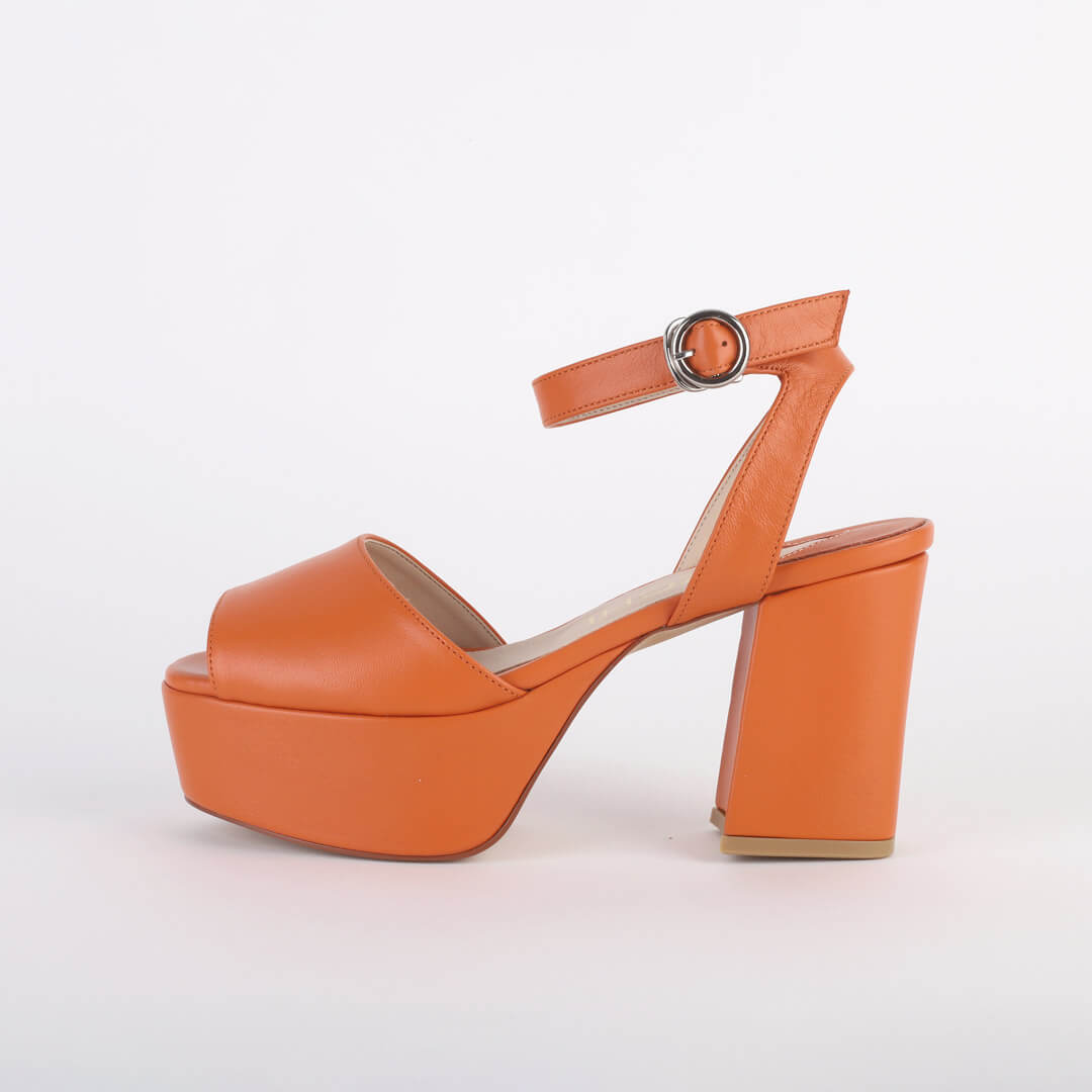 LOFTY - orange platform sandal