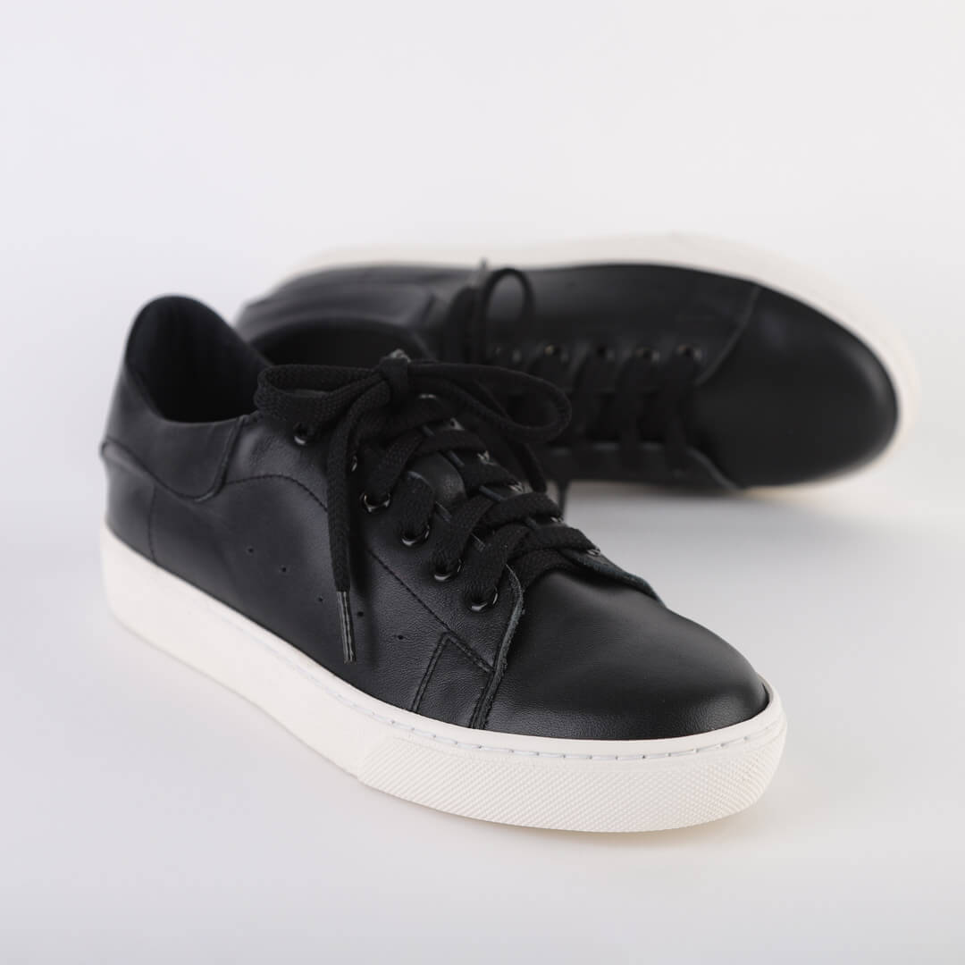 *KULT - white, 3cm size UK 2.5