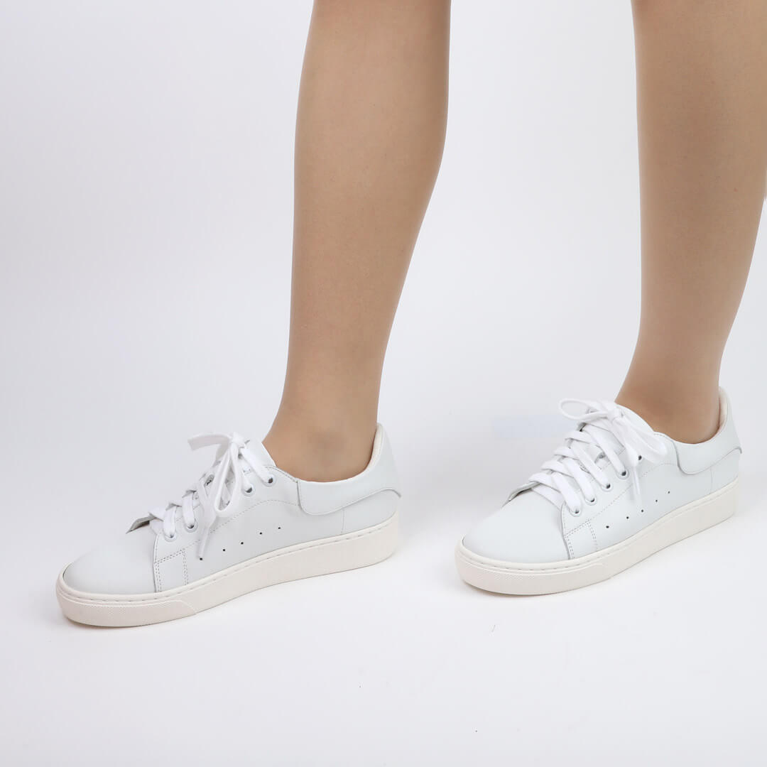 *KULT - white, 3cm size UK 2.5