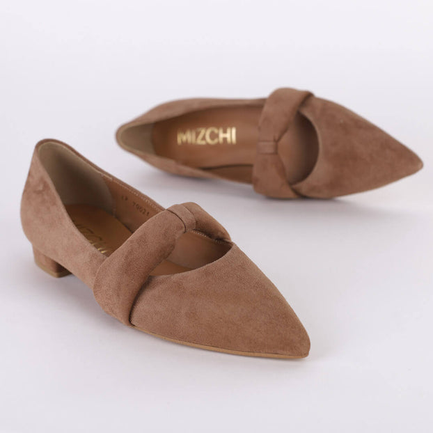 MAE - suede point toe flats