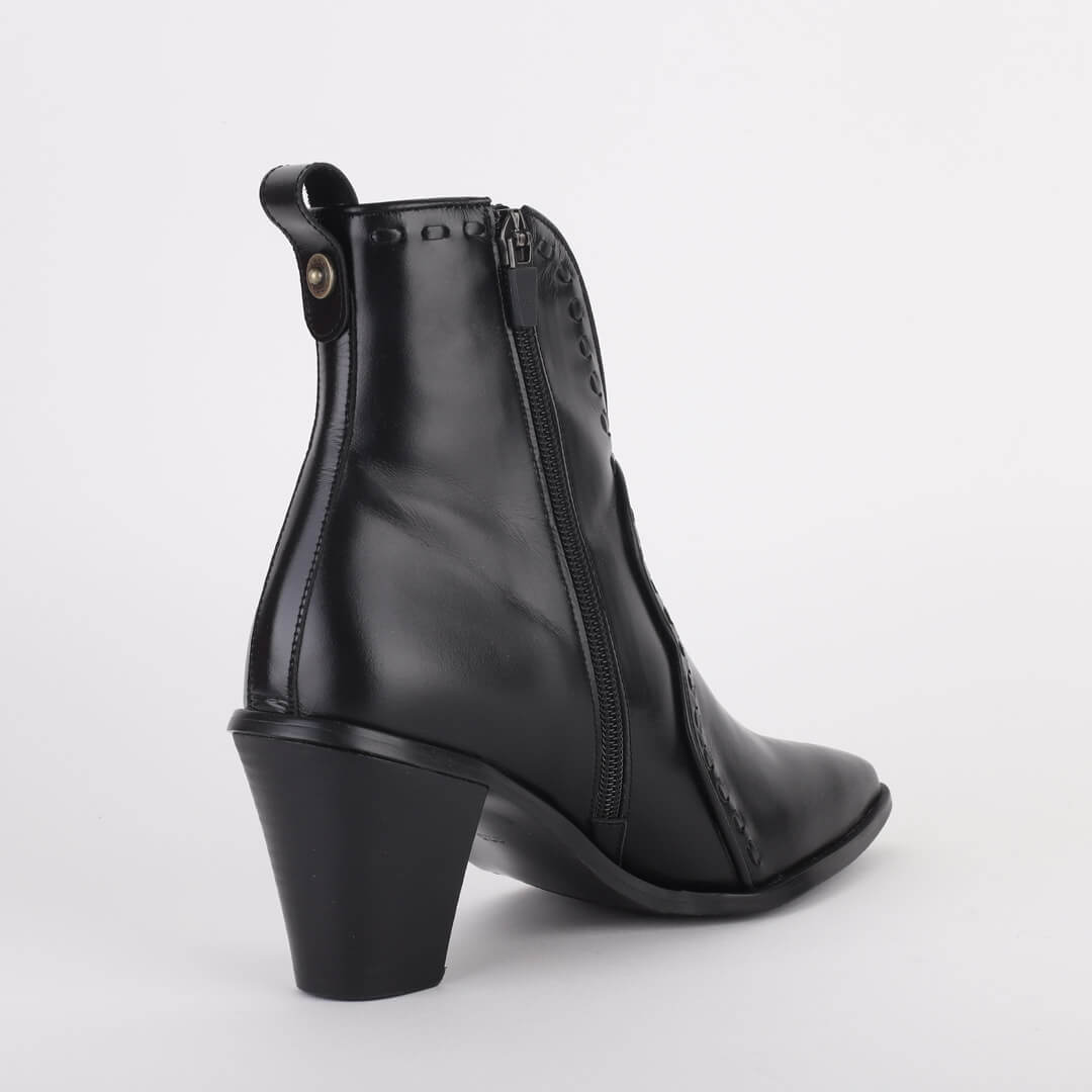 JUDITH - western style ankle