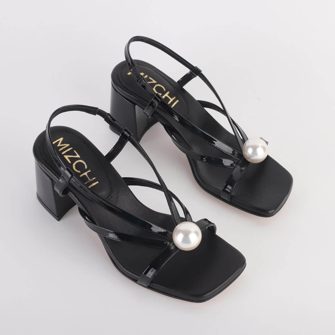 ORI - pearl black patent sandals