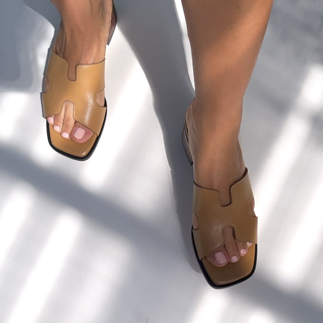 SURI - slider sandal